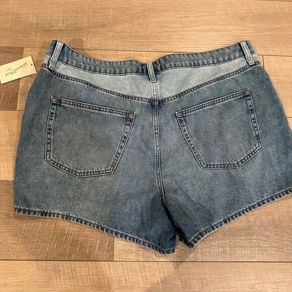 Universal Thread High-Rise Shorts With Button Closure & Pockets Size 17 NEW - Picture 9 of 9